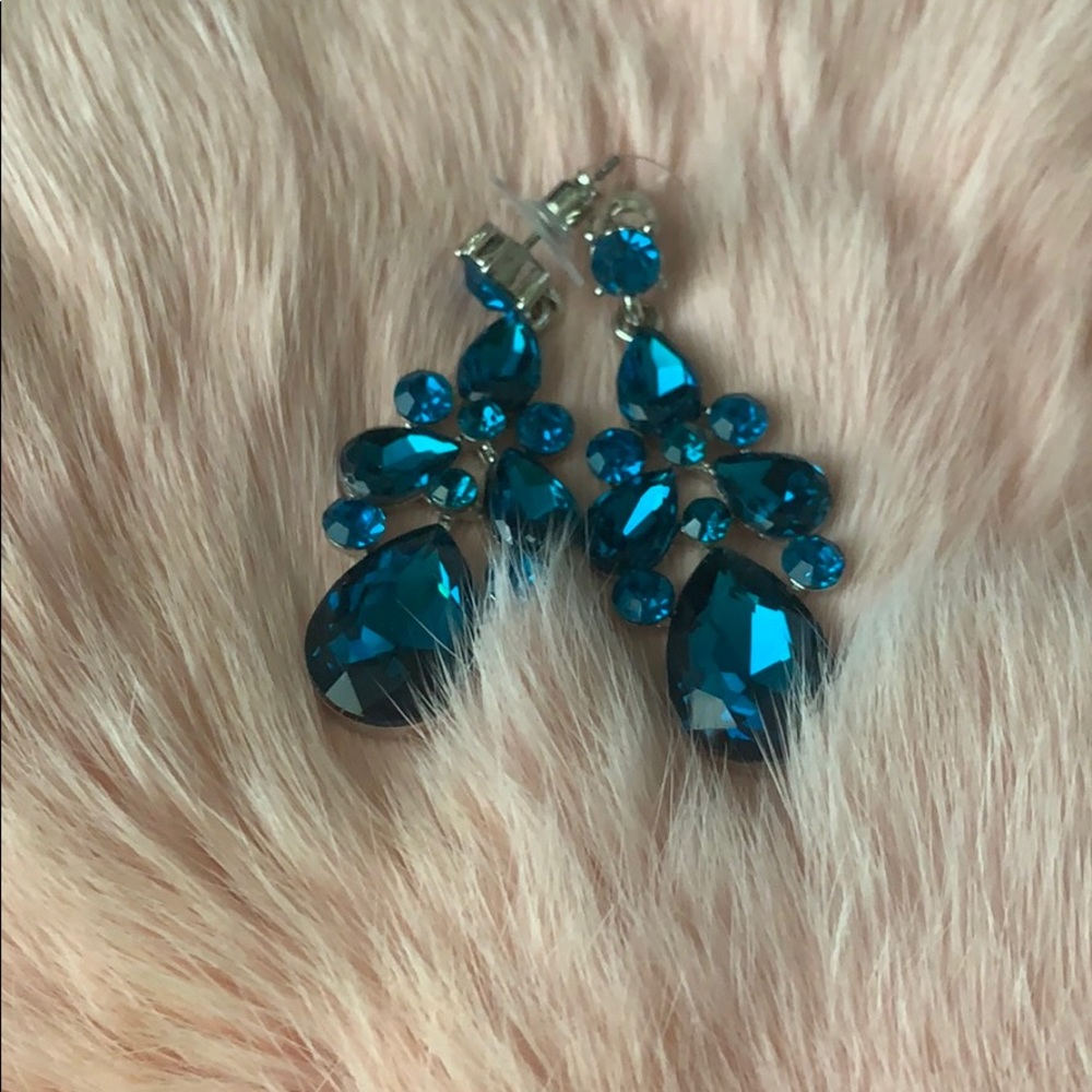 Necklace - Picture 2 of 2